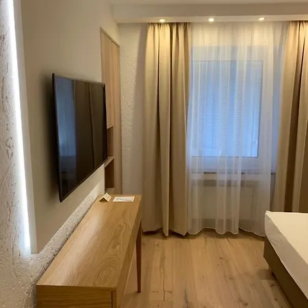 Lindenhof Hotel 3*