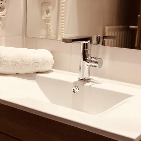 Lindenhof Hotel 3*