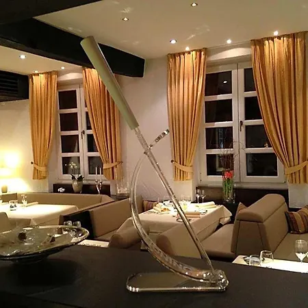 מלון Lindenhof Kasteel 3*